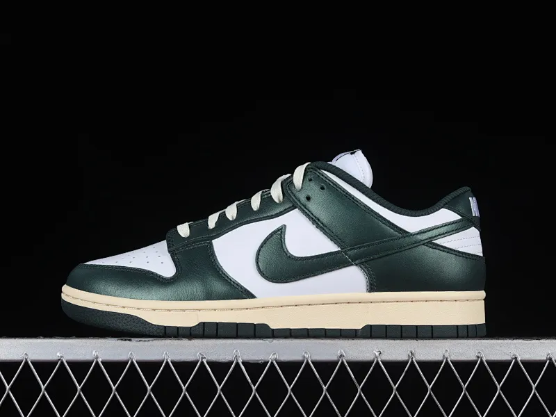 All categories Nk SB Dunk series Nk SB Dunk Low low-top sneakers M version pure original Nk SB Dunk Low "Vintage Green" navy green old SB smashed backboard fashion casual sneakers DQ8580-100